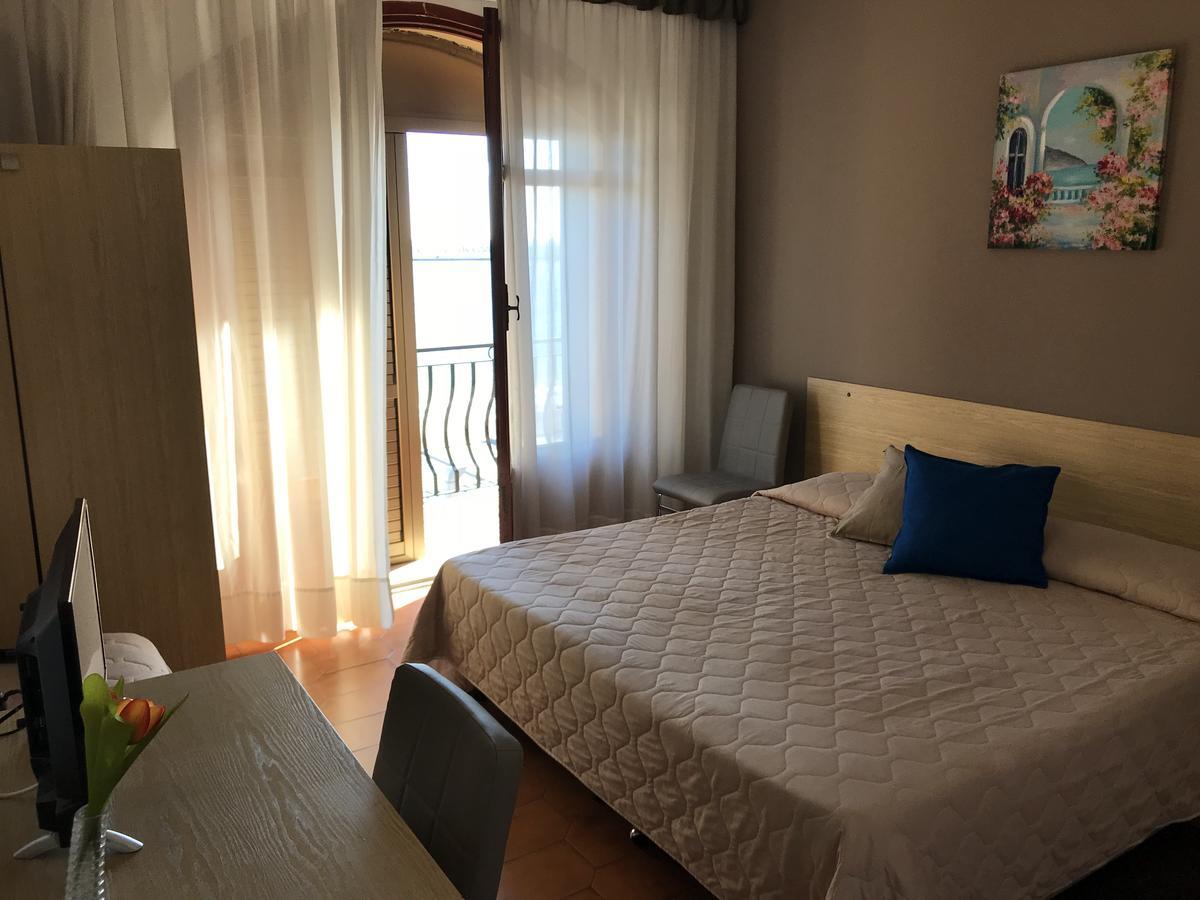 Hotel La Sirenetta Джардіні-Наксос Екстер'єр фото